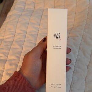 Dynasty Cream - White